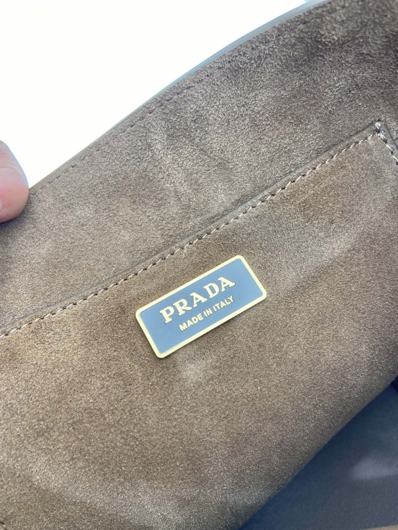 Pra*a bucket bags